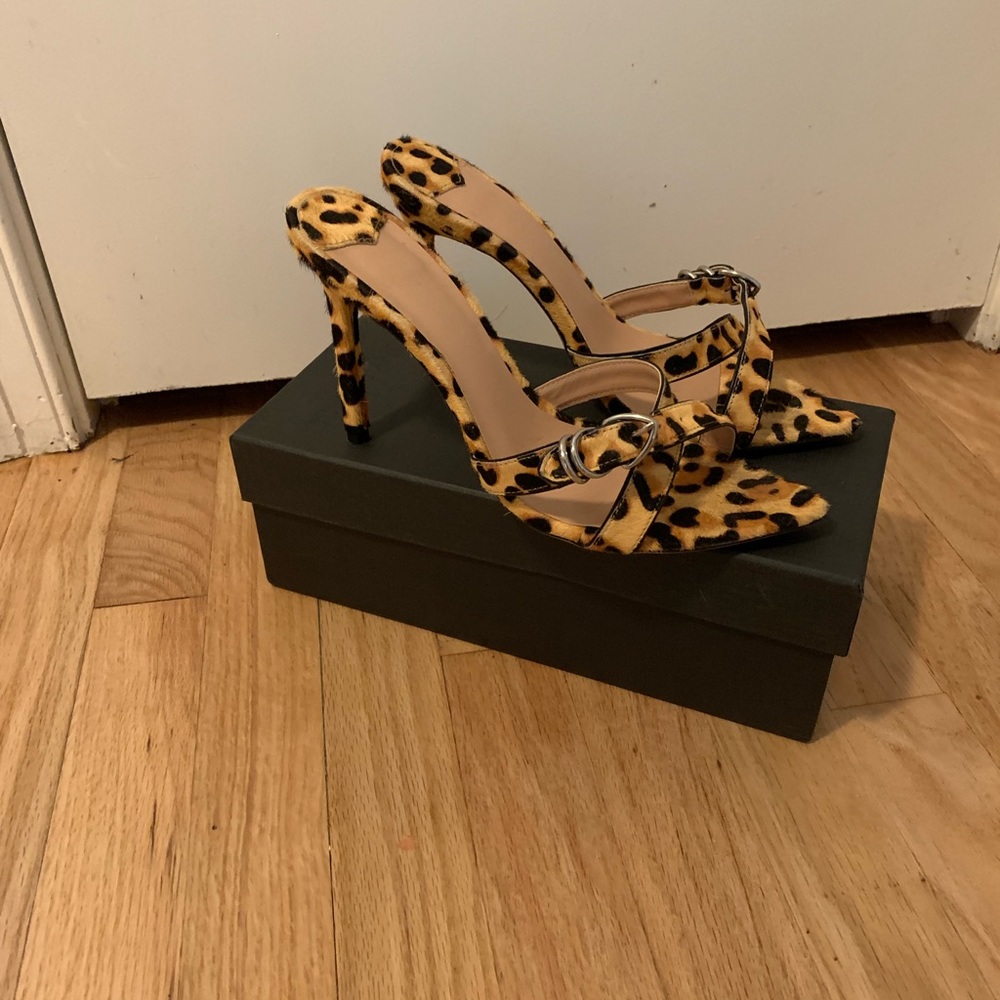 Tony Bianco leaopard pumps